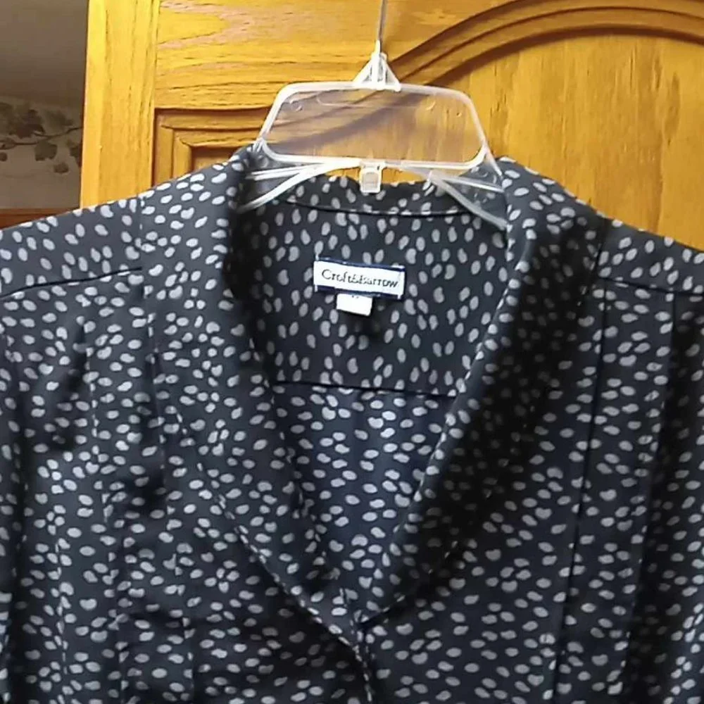 CROFT & BARROW WOMENS TOP SIZE M - Picture 2 of 10
